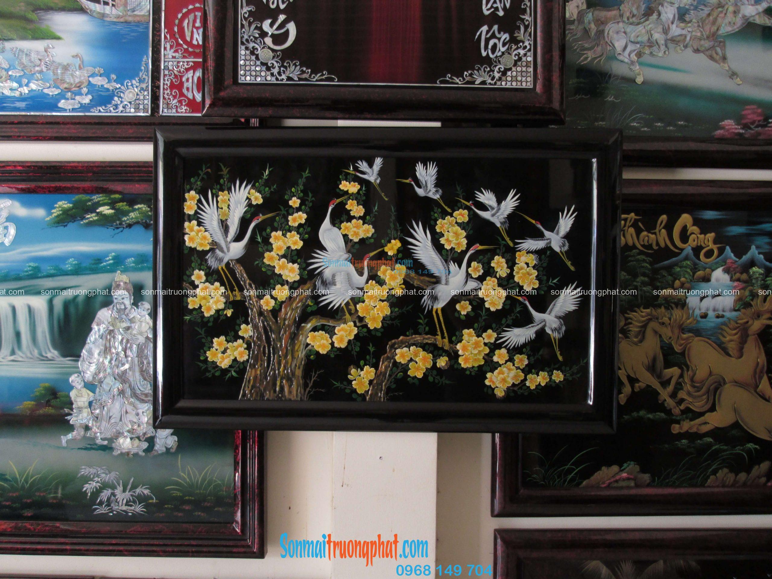 Tranh Sơn Mài Mai Hạc Vẽ Nổi Nền Đen 60x90 Tranh Sơn Mài Mai Hạc Vẽ Nổi Nền Đen 60x90