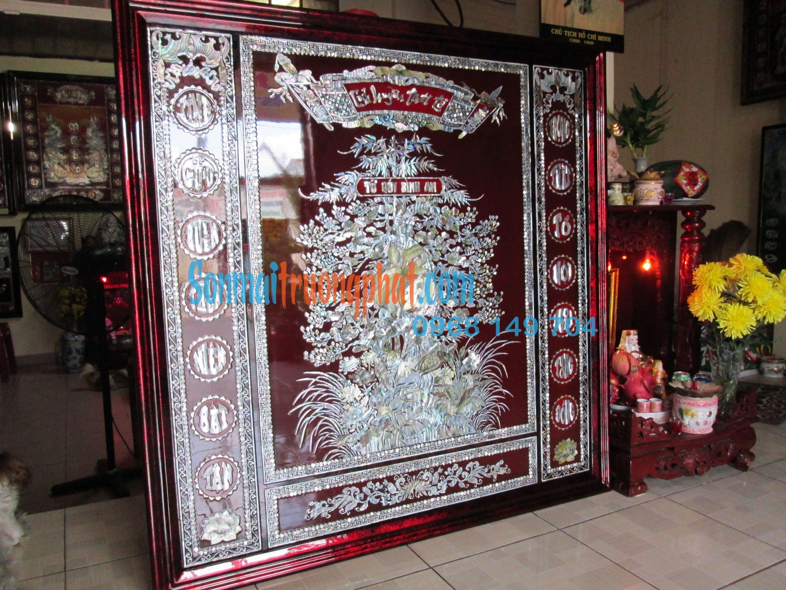 Liễn thờ gia tiên cao cấp, tứ quý cẩn ốc xà cừ cực kì đẳng cấp 133x133(cm) (3) Liễn thờ gia tiên cao cấp, tứ quý cẩn ốc xà cừ cực kì đẳng cấp 133x133(cm)